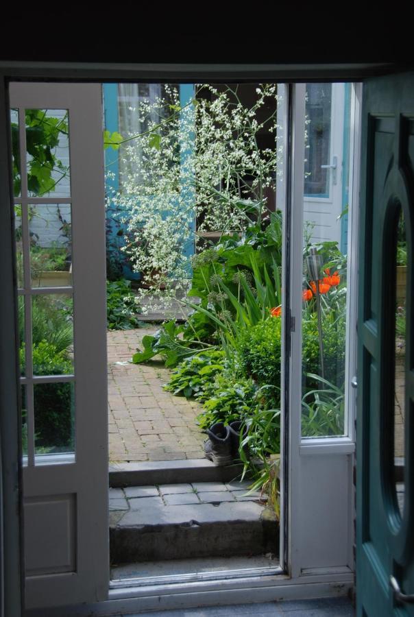 Staying With The Artist Teuven Exterior foto