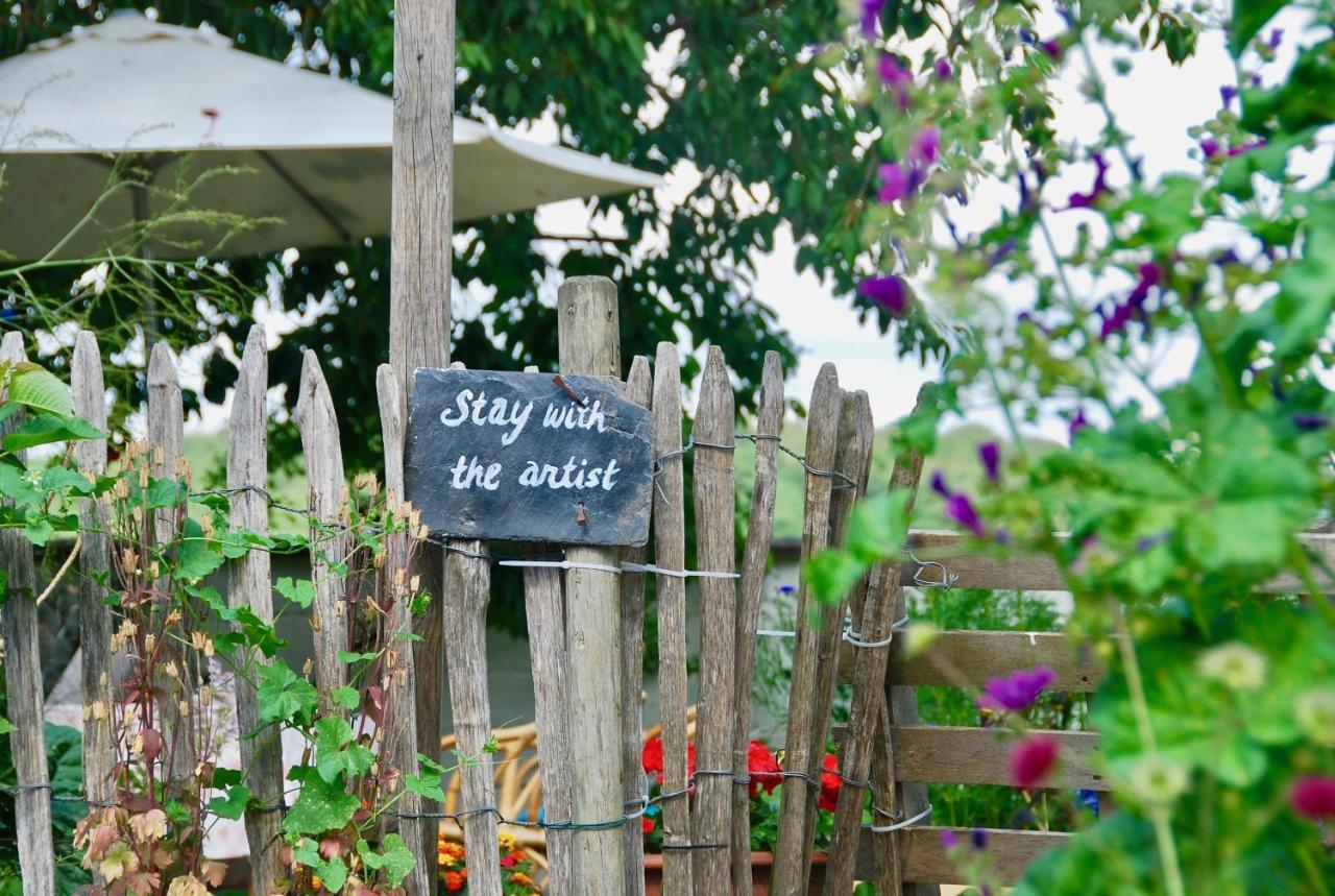 Staying With The Artist Teuven Exterior foto